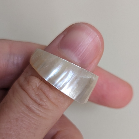 Brand New Mother of Pearl Ring Size 12-1/2 - Picture 4 of 6